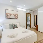 Gzira's Seashore Stayaway Close To Manuel Island Appartamento