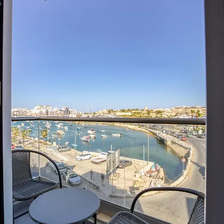 Gzira's Seashore Stayaway Close To Manuel Island Gżira