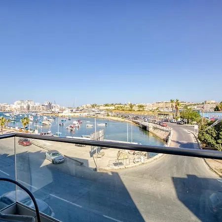 Gzira's Seashore Stayaway Close To Manuel Island Gzira