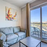 Gzira's Seashore Stayaway Close To Manuel Island グジラ