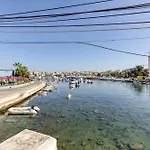 Gzira's Seashore Stayaway Close To Manuel Island グジラ