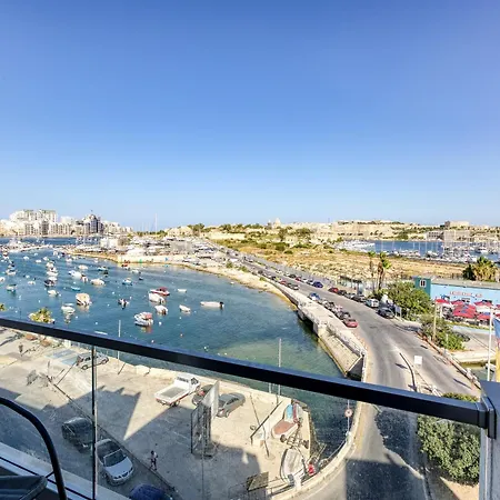 Gzira's Seashore Stayaway Close To Manuel Island Lejlighed