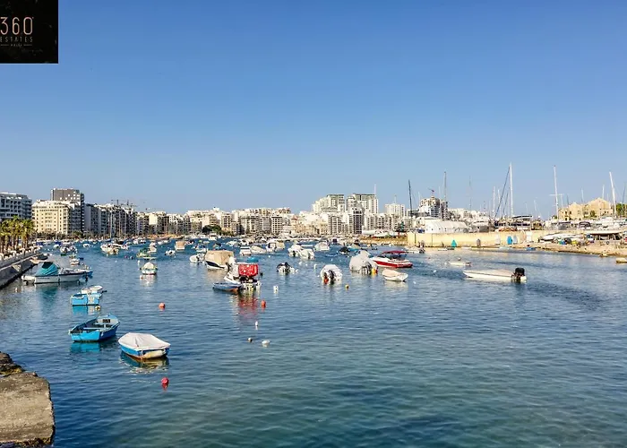 Gzira's Seashore Stayaway Close To Manuel Island