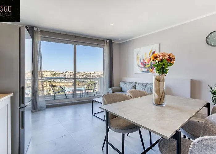 Gzira's Seashore Stayaway Close To Manuel Island