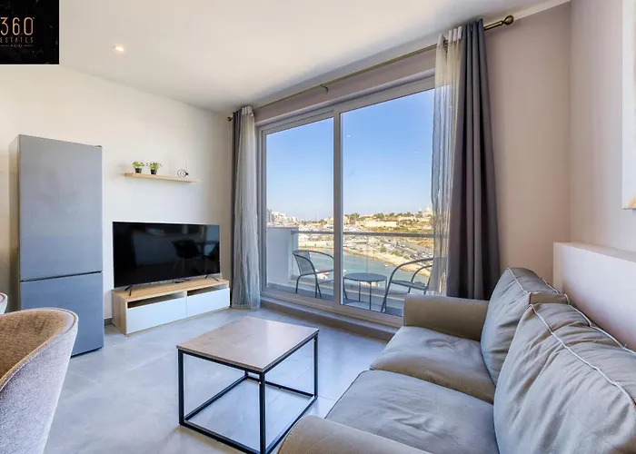 Gzira's Seashore Stayaway Close To Manuel Island