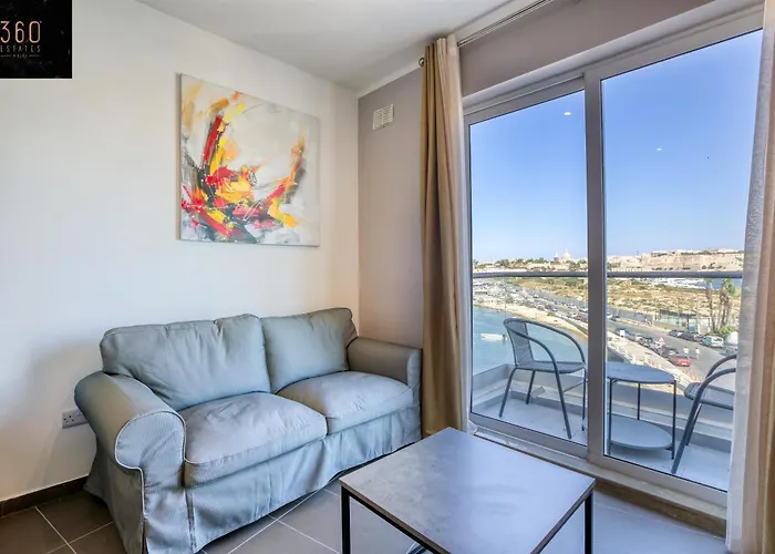 Gzira's Seashore Stayaway Close To Manuel Island Gzira